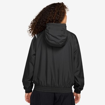 Nike Sportswear Jacke in Schwarz
