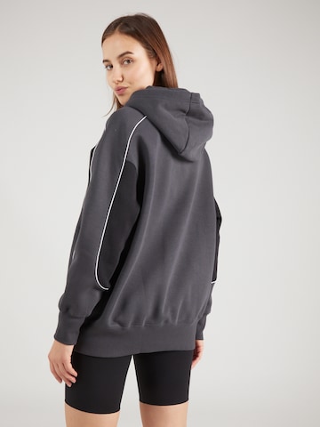 Nike Sportswear Sweatshirt in Grey