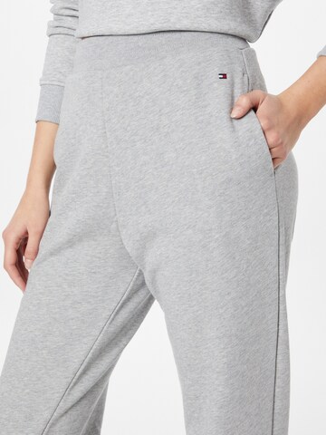 TOMMY HILFIGER Tapered Pants in Grey