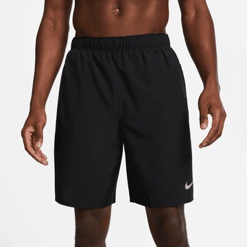 NIKE Regular Shorts in Schwarz