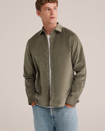 WE Fashion - Ajuste regular Camisa en verde: frente