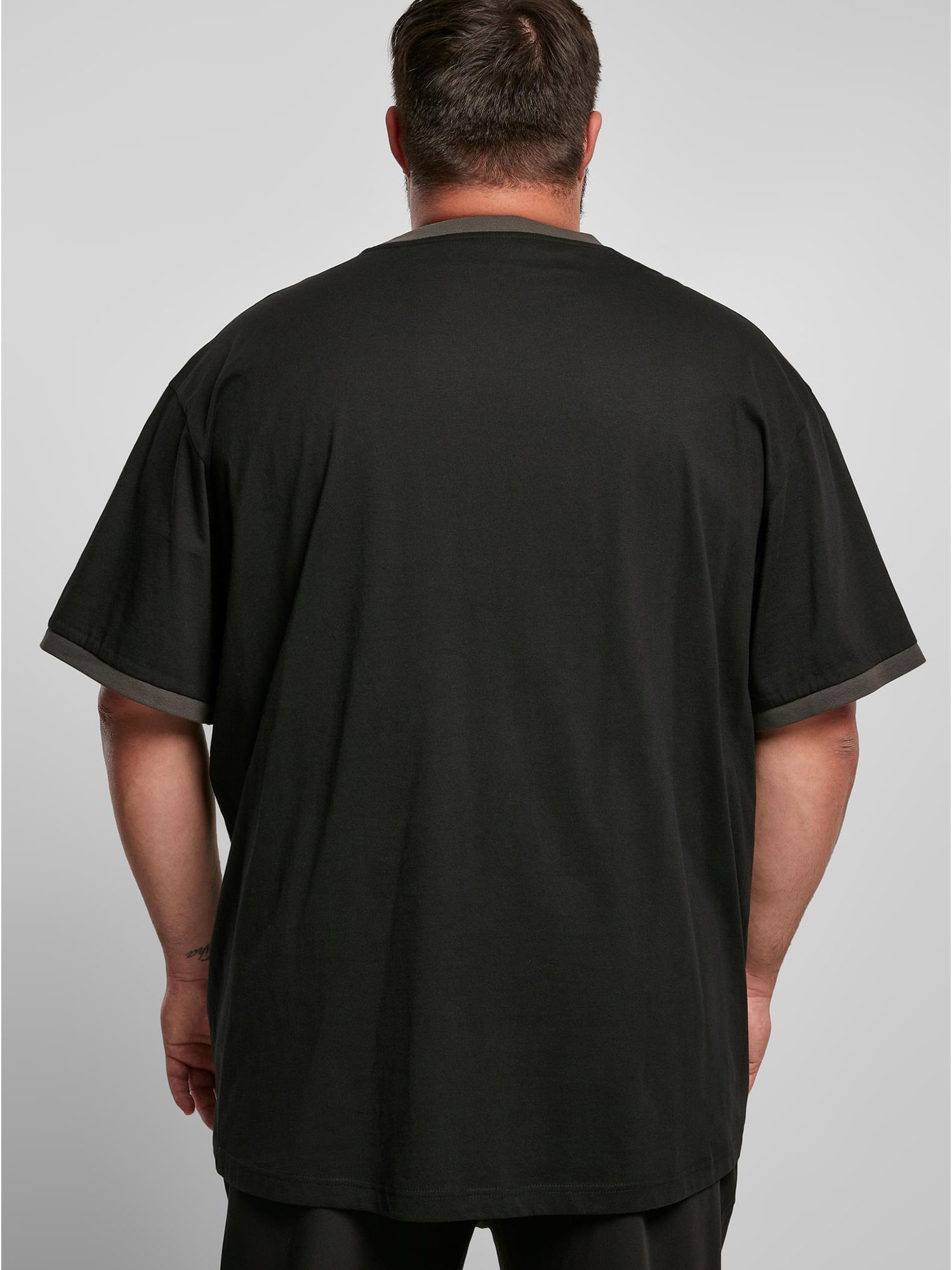 Plus size 7fqCb Urban Classics Big & Tall Koszulka w kolorze Czarnym 