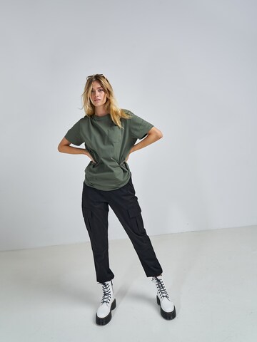 ABOUT YOU x Swalina&Linus Bluser & t-shirts 'Liam' i grøn