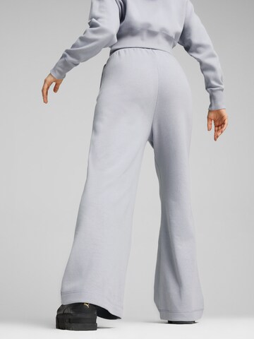 Wide leg Pantaloni 'CLASSICS' di PUMA in grigio