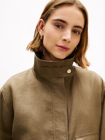 TOMMY HILFIGER Übergangsjacke in Braun