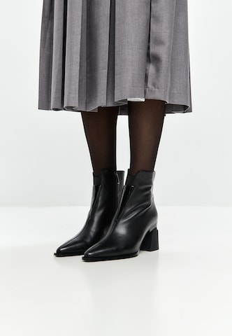 CESARE GASPARI Stiefelette in Schwarz