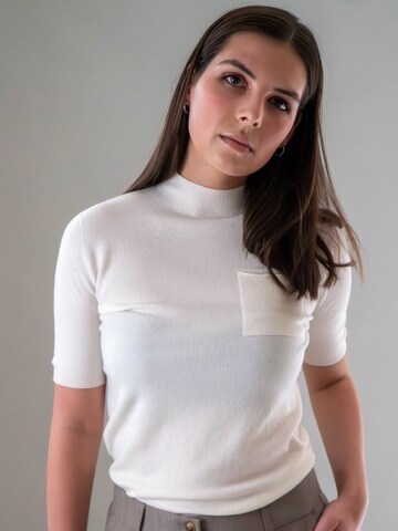 WEARABLE STORIES Sweater 'Lone' in Beige: front