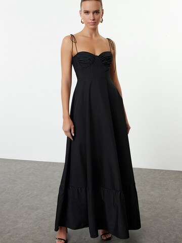 Trendyol Dress in Black: front