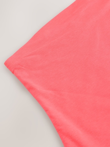 Top de la Next pe roșu