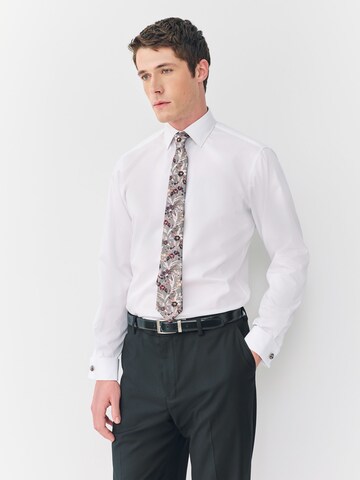 Next Regular Fit Set: Hemd und Krawatte in Grün: Vorderseite