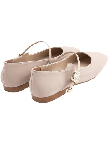 Limoya Strap ballerina in Beige