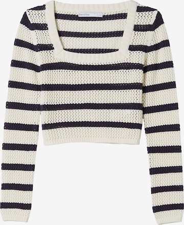 Bershka Sweater in Beige: front