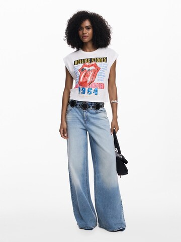 Tricou de la Desigual pe alb