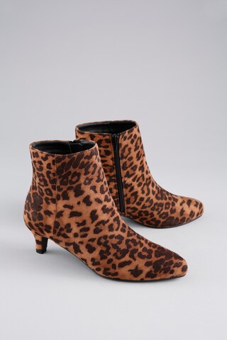Aniston Ankle Boots in Brown