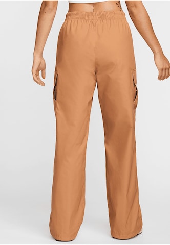 Loosefit Pantaloni sportivi 'Essential' di NIKE in marrone