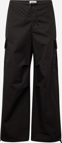 WEEKDAY Cargo trousers in Black: front