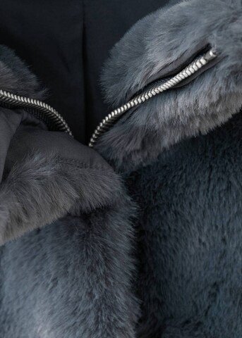 MANGO TEEN Mantel 'Fluffy' in Grau