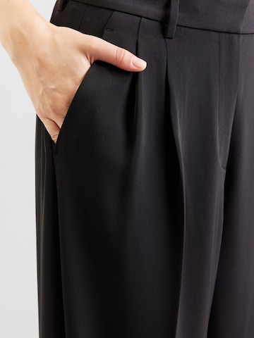 Wide Leg Pantalon à pince COMMA en noir