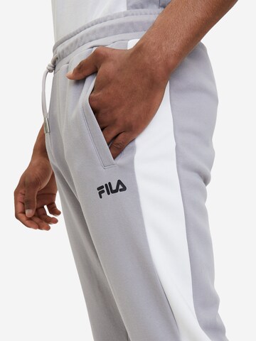 Tapered Pantaloni sportivi 'TROPEA' di FILA in grigio