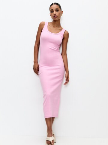 Pull&Bear Sukienka w kolorze różowy