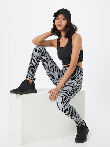 Urban Classics Skinny Leggings i sort