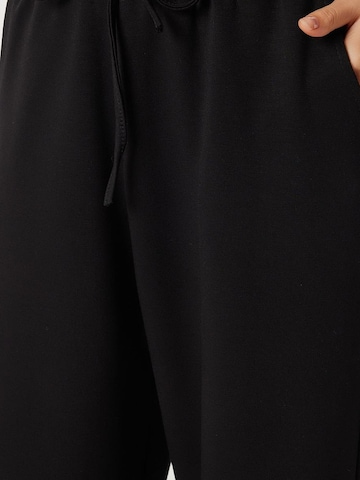 Pantalons de tailleur Happiness İstanbul en noir