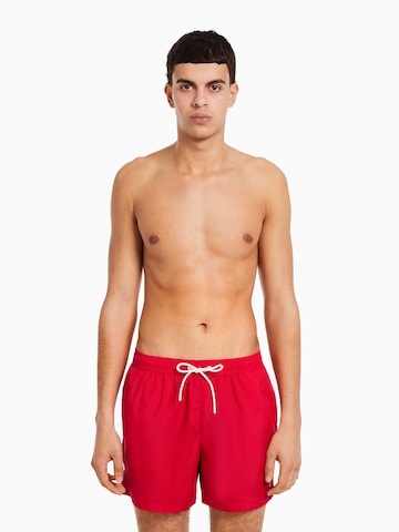 BershkaKupaće hlače - crvena boja: prednji dio