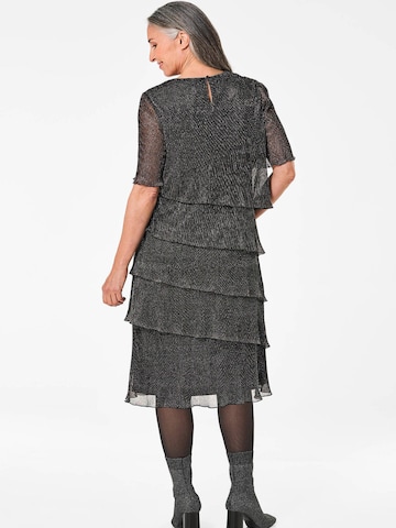 Goldner Avondjurk in Zwart