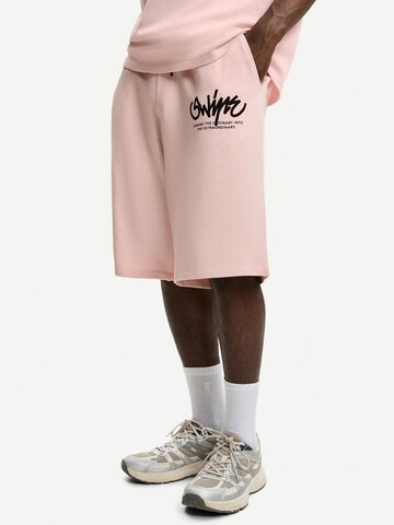 Bershka Baggy Trousers in Pink: front