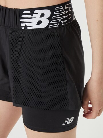 new balanceSkinny Sportske hlače 'Relentless' - crna boja