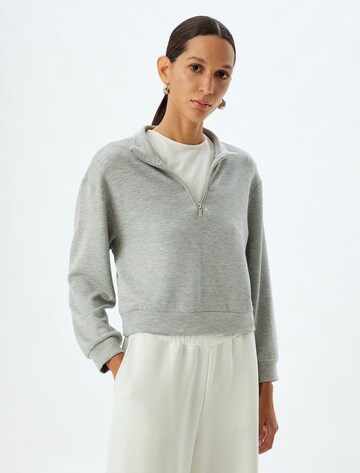 Koton Sweatshirt in Grijs: voorkant