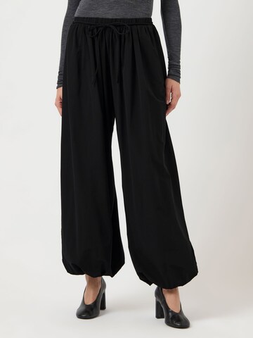Wide leg Pantaloni di YAS in nero