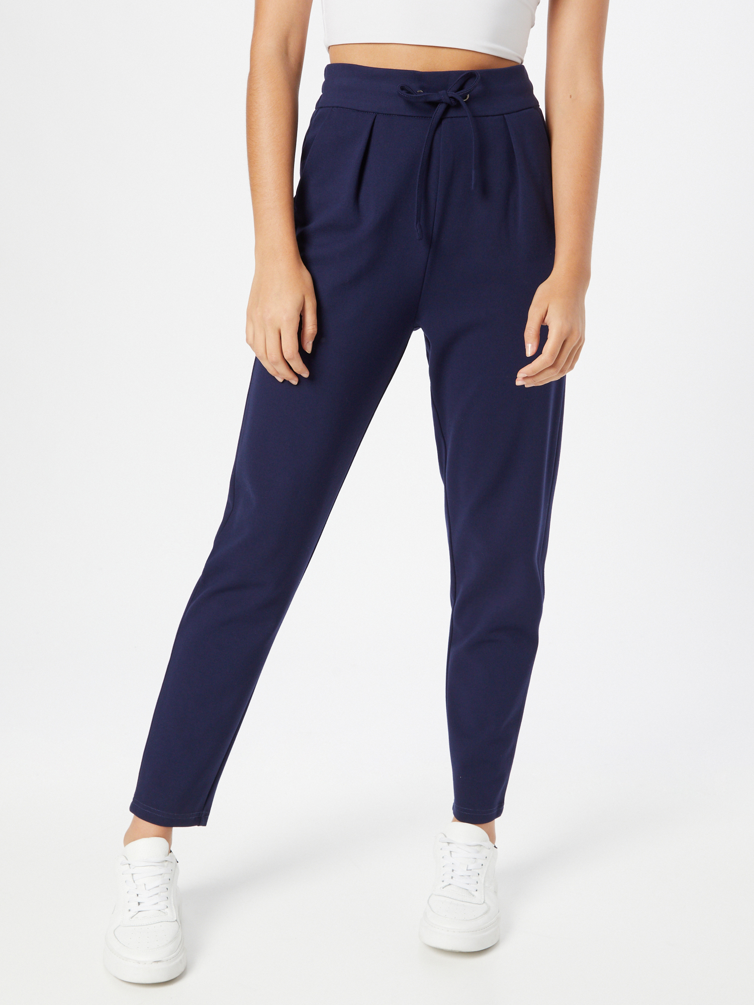 9kfjr Abbigliamento  Pantaloni con pieghe Fenja in Blu Scuro 