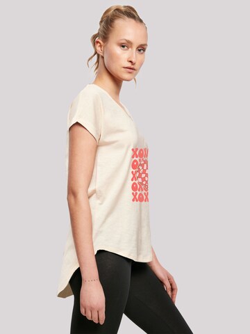 T-shirt 'XOXO Herz Love' F4NT4STIC en beige