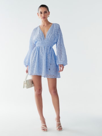 Rochie 'Gracie' de la BWLDR pe albastru: față