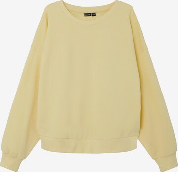 NAME IT Sweatshirt 'FEAT' in Yellow: front