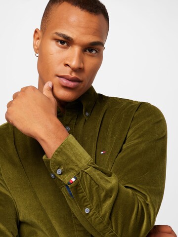 TOMMY HILFIGER - Ajuste regular Camisa en verde