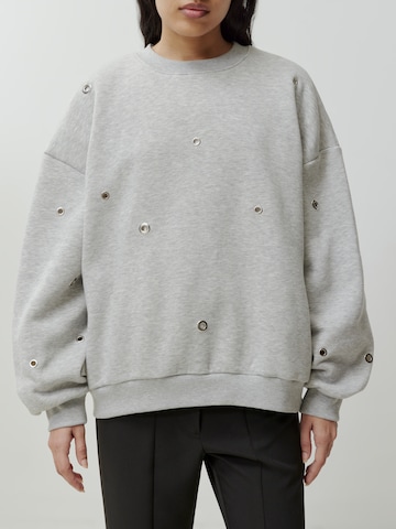 EDITED Sweatshirt 'Ylva' in Grey: front