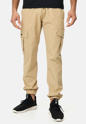 INDICODE JEANS Tapered Cargobroek ' Landie ' in Beige: voorkant