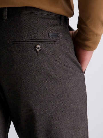 Effilé Pantalon chino PIERRE CARDIN en marron