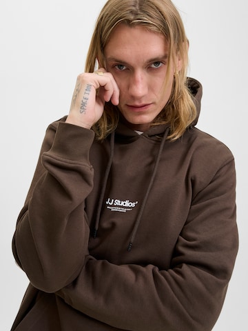JACK & JONES Sweatshirt 'JJESOHO' i brun