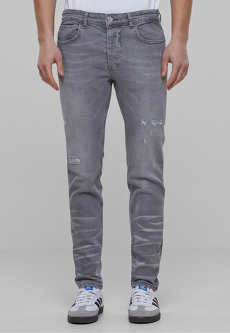 2Y Premium Tapered Jeans in Grau: Vorderseite