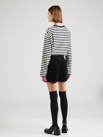ONLY Regular Shorts 'ONLNESSA' in Schwarz