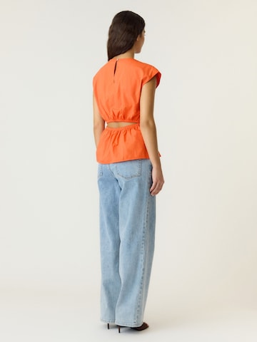 YAS Top 'GENEVIEVE' in Orange