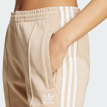 ADIDAS ORIGINALS Slimfit Broek 'Adicolor Sst' in Beige