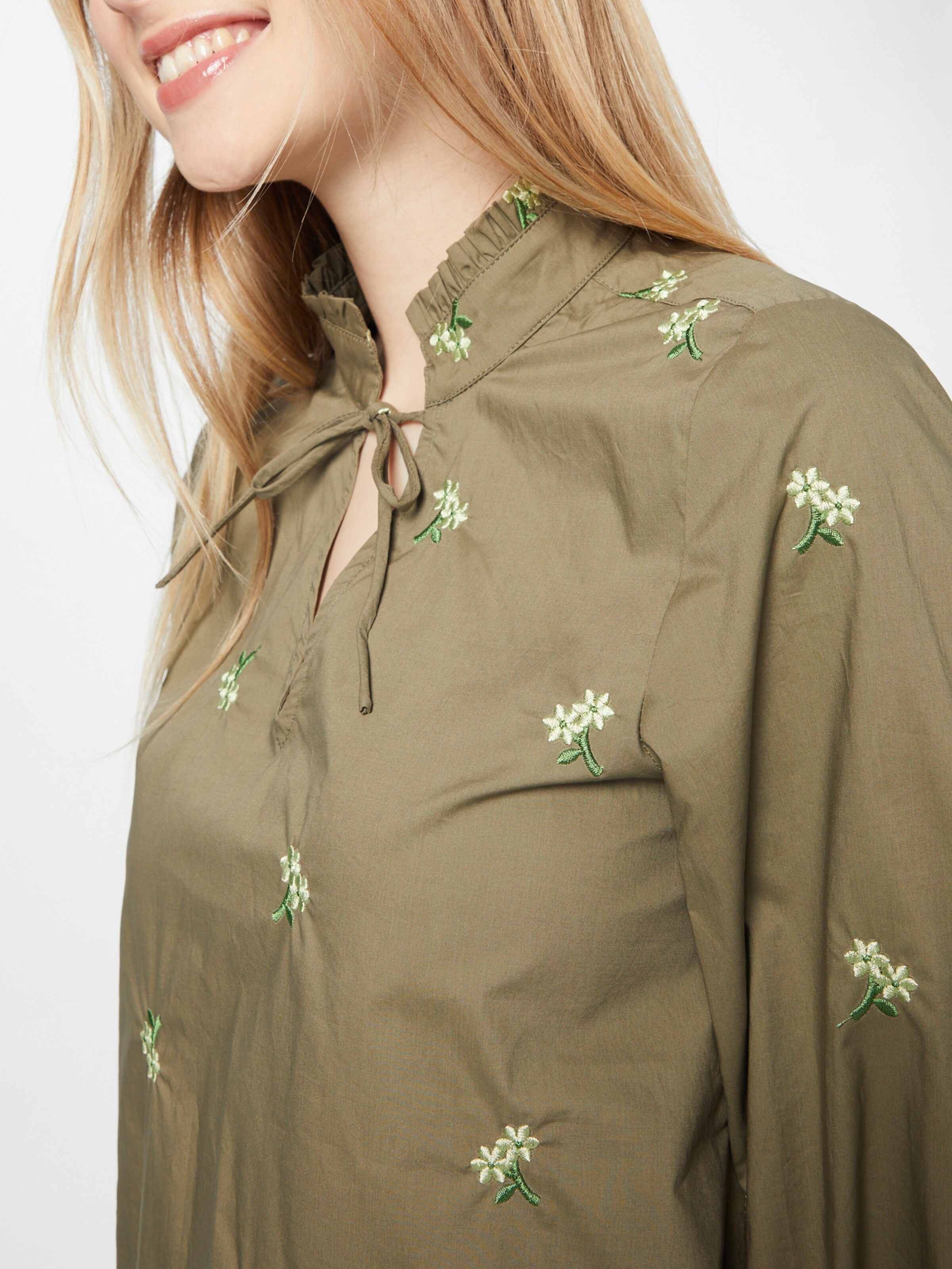 Frauen Blusen & Tuniken KAREN BY SIMONSEN Bluse 'Bea' in Khaki, Grasgrün - MH24001 Frauen Blusen & Tuniken KAREN BY SIMONSEN Bluse 'Bea' in Khaki, Grasgrün - MH24001