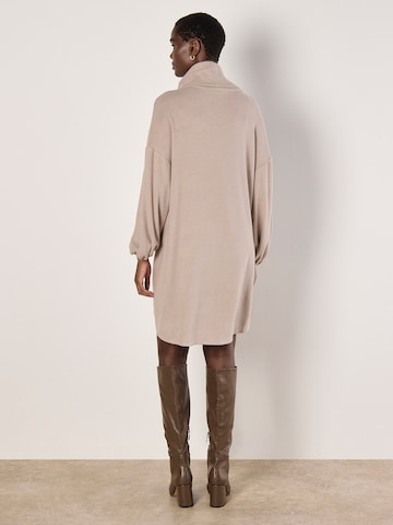 Robe ' ' Apricot en argent