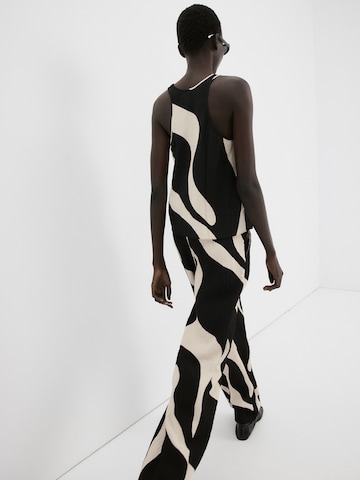 Wide leg Pantaloni 'NIKITA' di MANGO in nero