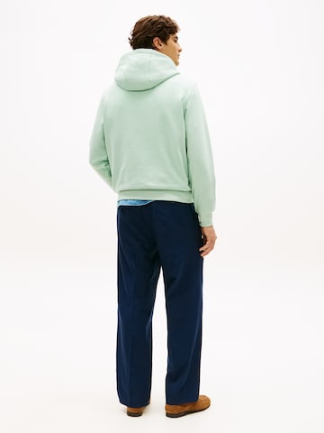 TOMMY HILFIGER Sweatshirt 'ESSENTIAL' in Green