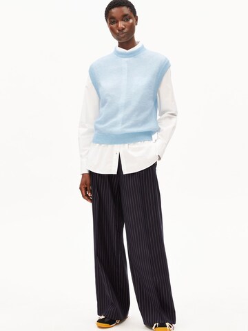 ARMEDANGELS Gebreide bodywarmer in Blauw